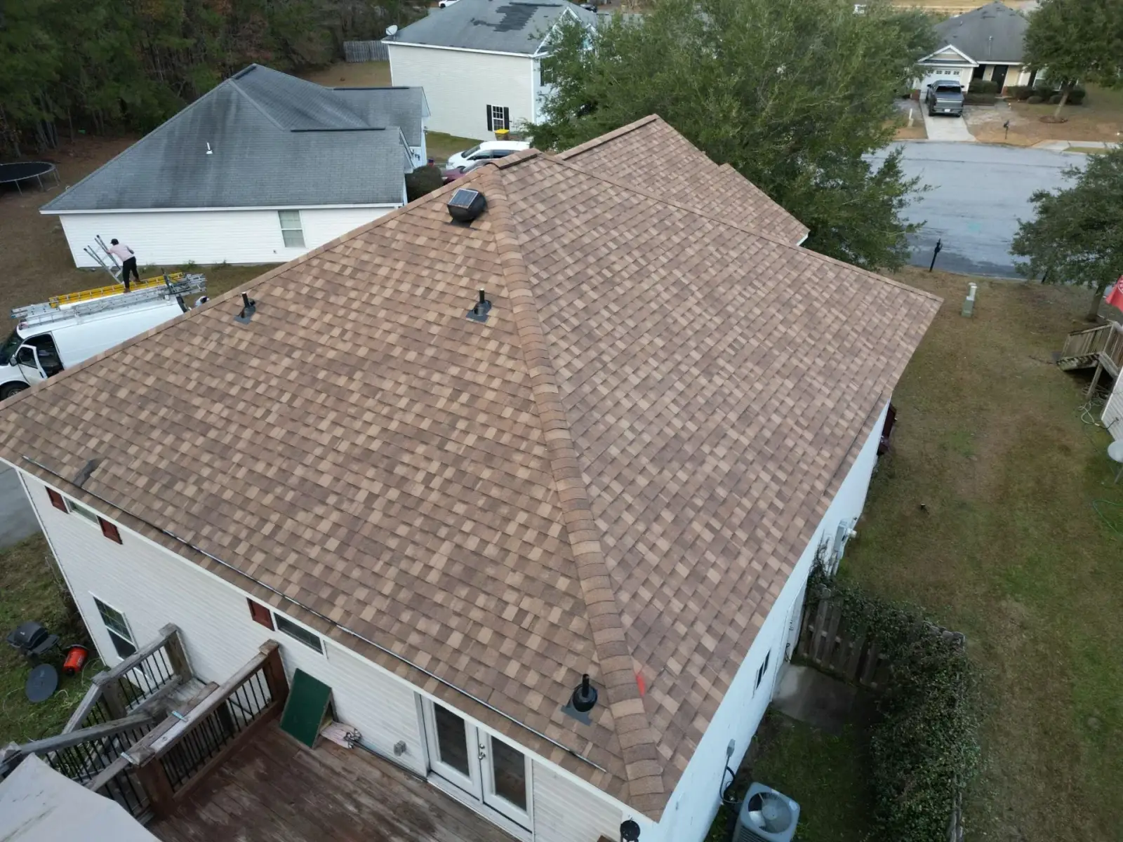 Standing seam metal roof on a Savannah home